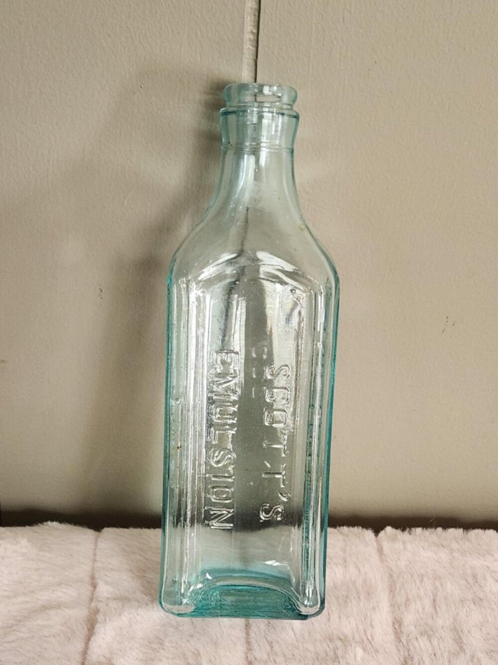 ANTIQUE c.1910 Scott's Emulsion Aqua Glass Cod Liver Oil Medicine Bottle